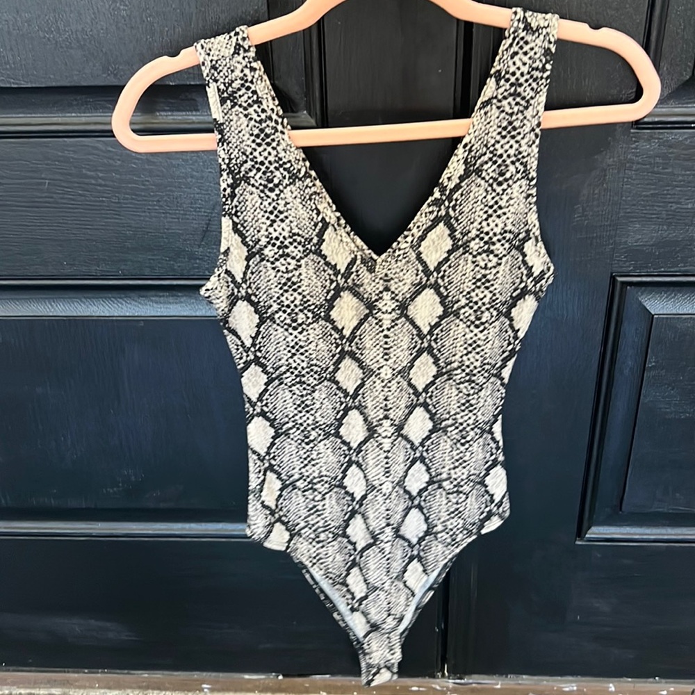 GB, bodysuit
